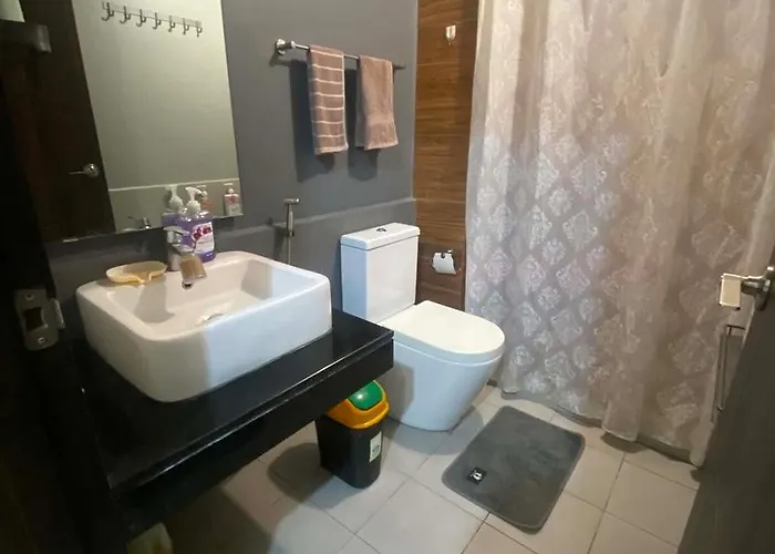 Executive At Radiance Bay Near Airport, Moa, Picc, World Trade Center * Manila
