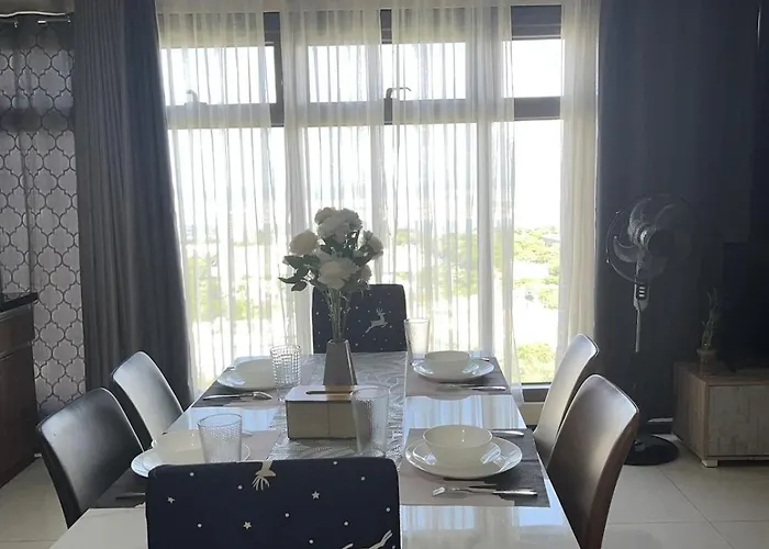 Executive At Radiance Bay Near Airport, Moa, Picc, World Trade Center Apartment *