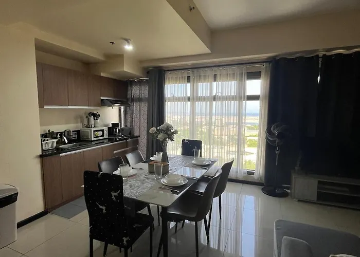 Executive At Radiance Bay Near Airport, Moa, Picc, World Trade Center Apartment