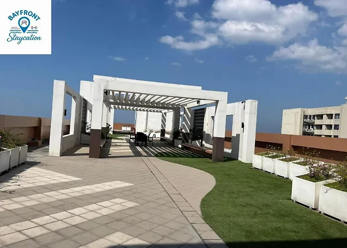 Apartment Executive At Radiance Bay Near Airport, Moa, Picc, World Trade Center Manila